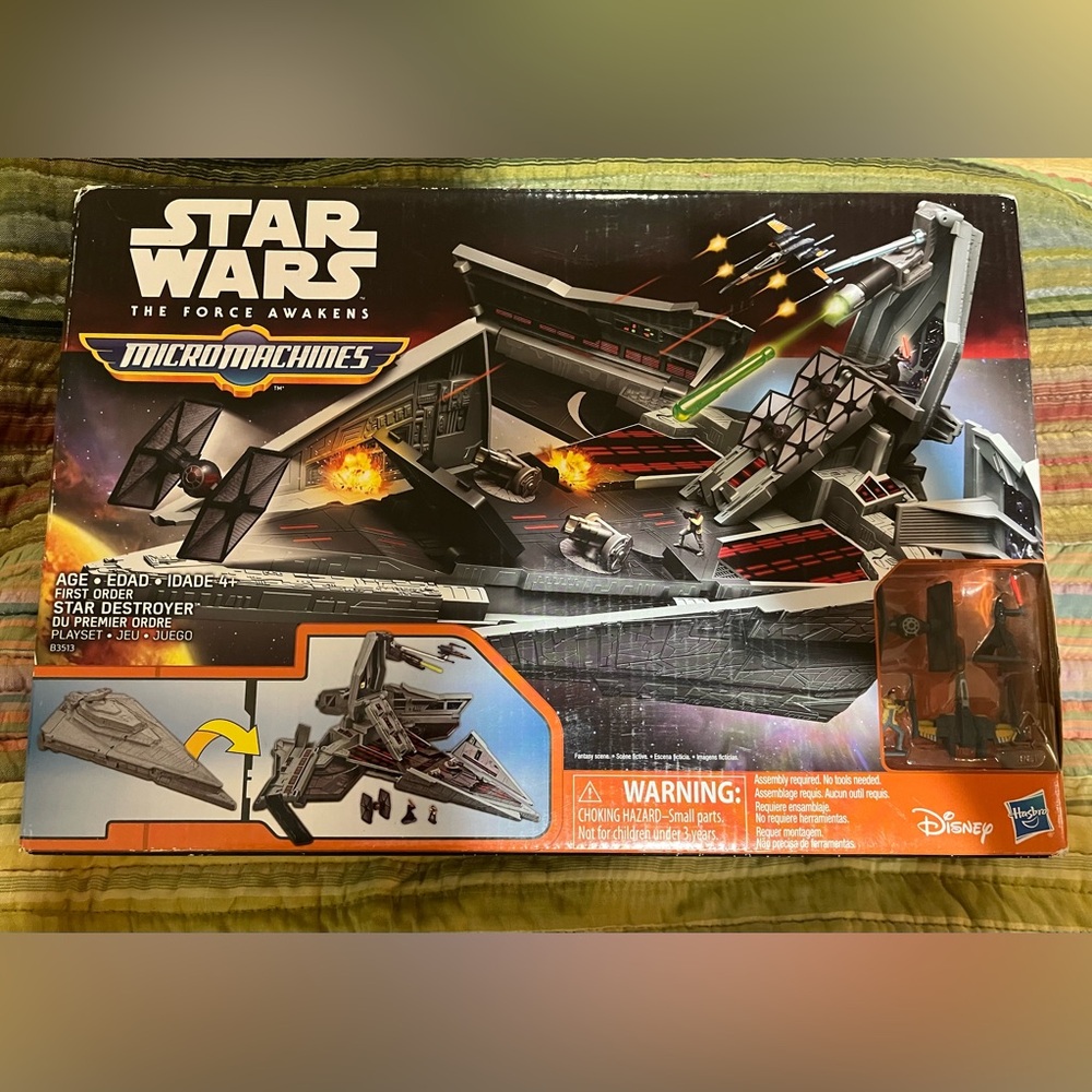 Star Wars - The Force Awakens MicroMachines - 1st Order Star Destroyer Play set